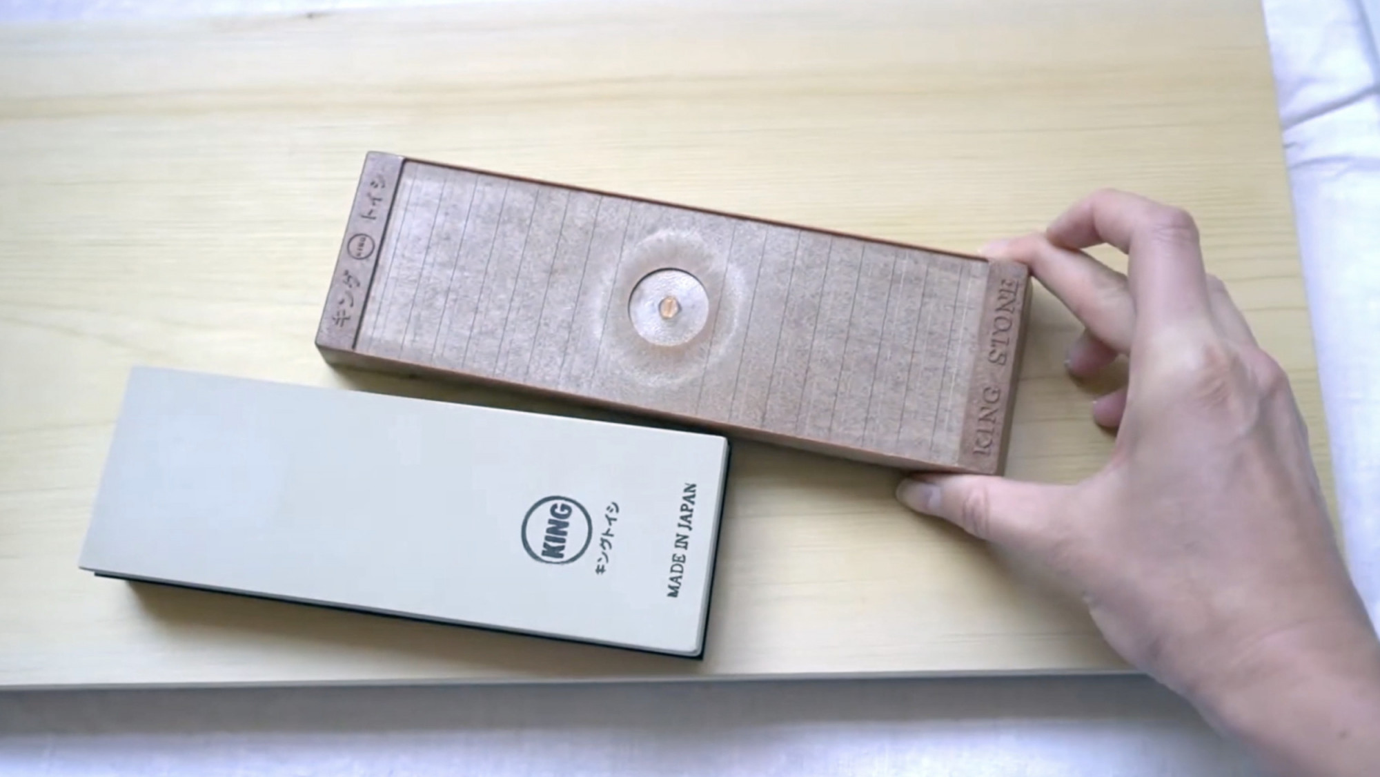 thumbnail image 2 of KING KW65 Japanese Whetstone – 1000/6000 Combo Sharpening Stone – With Stand – Made In Japan 2 of 6