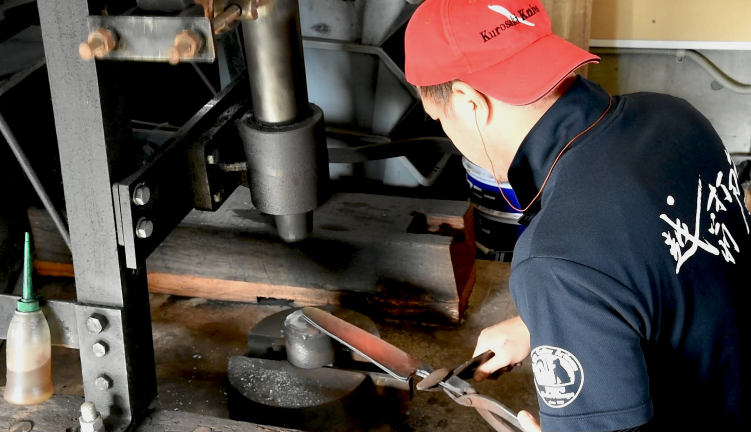 blacksmith yu kurosaki profile knives