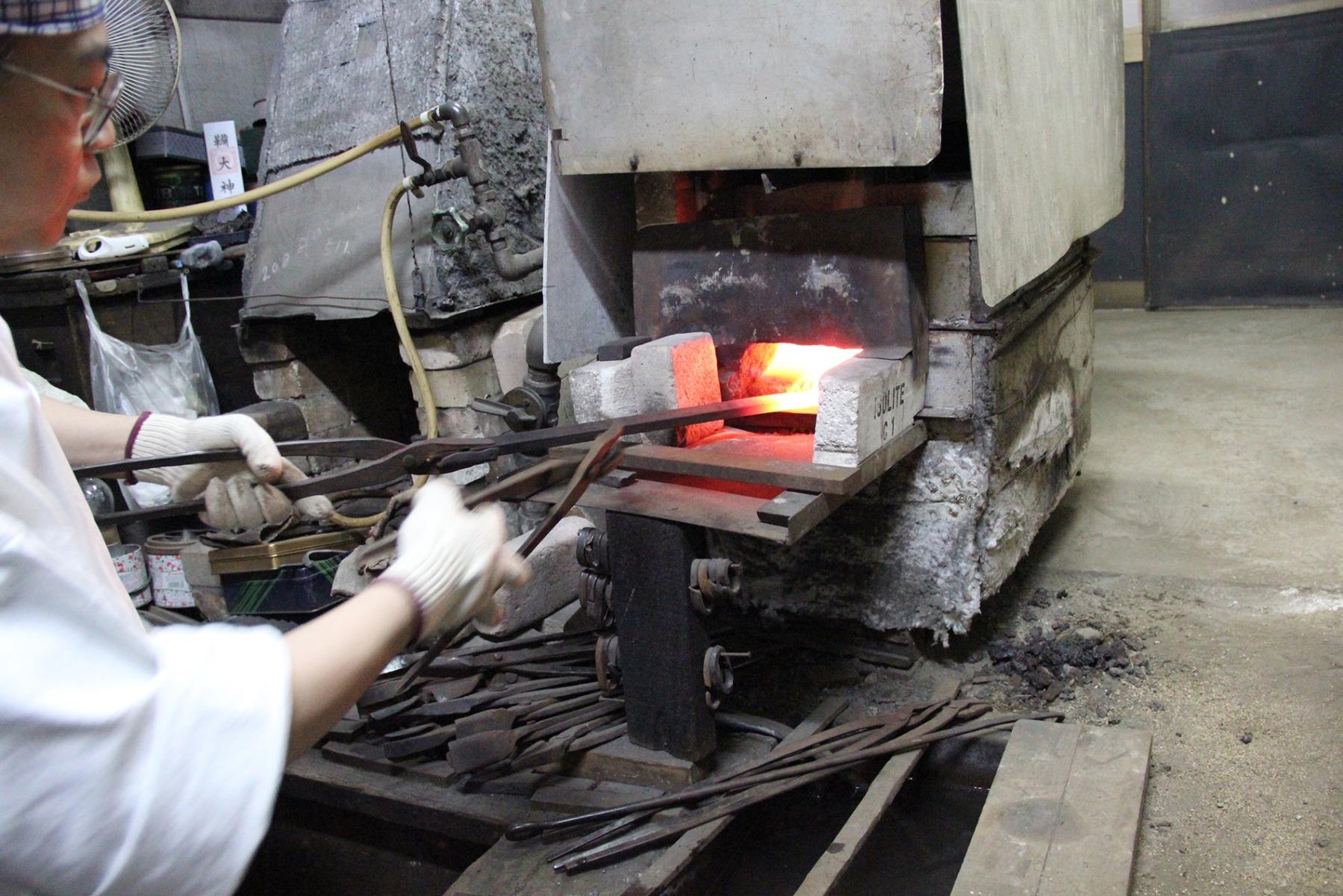 Steel knives japanese osaka