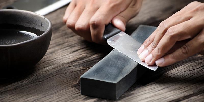 sharpening kitchen knife stone