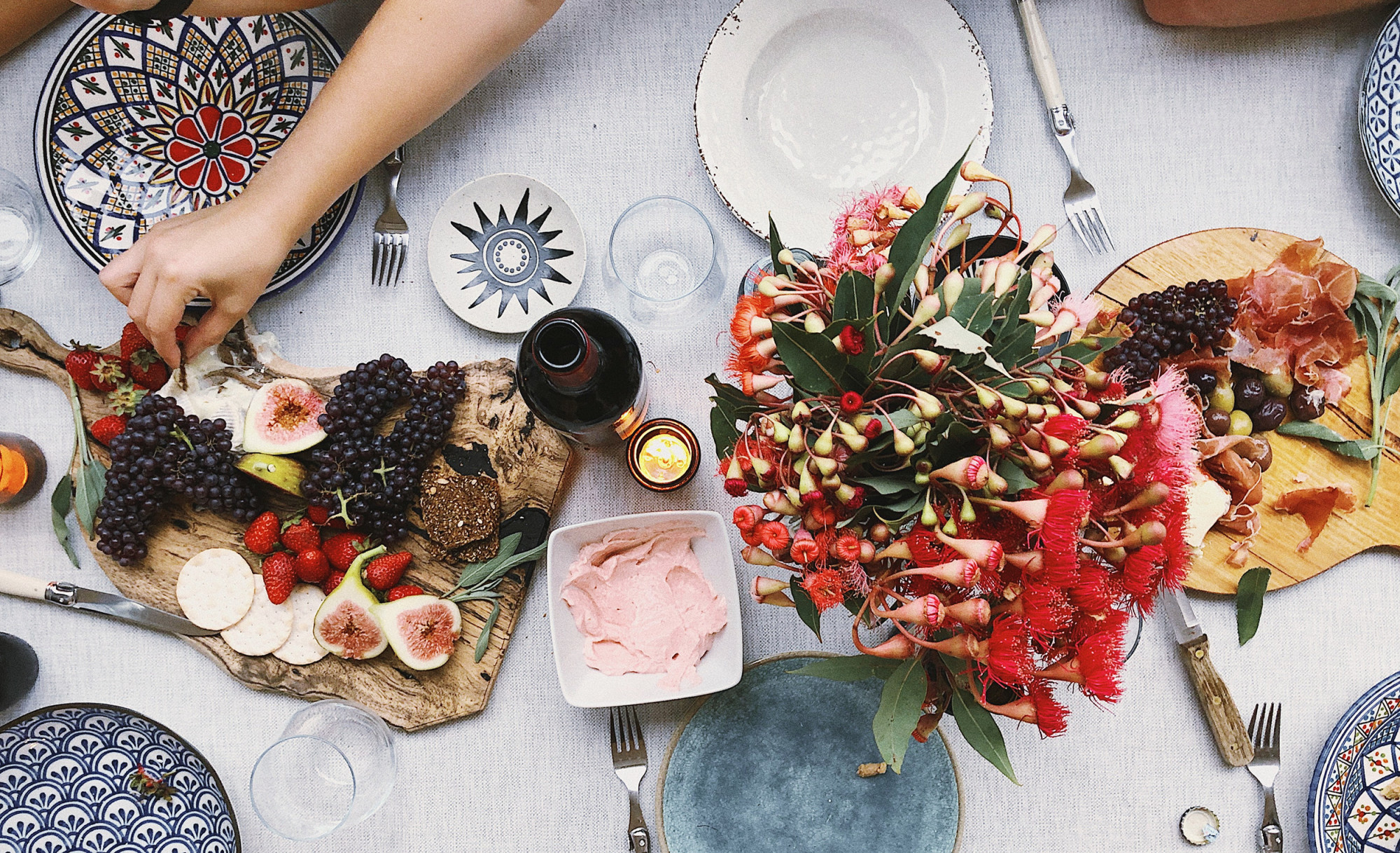 how to host a dinner party