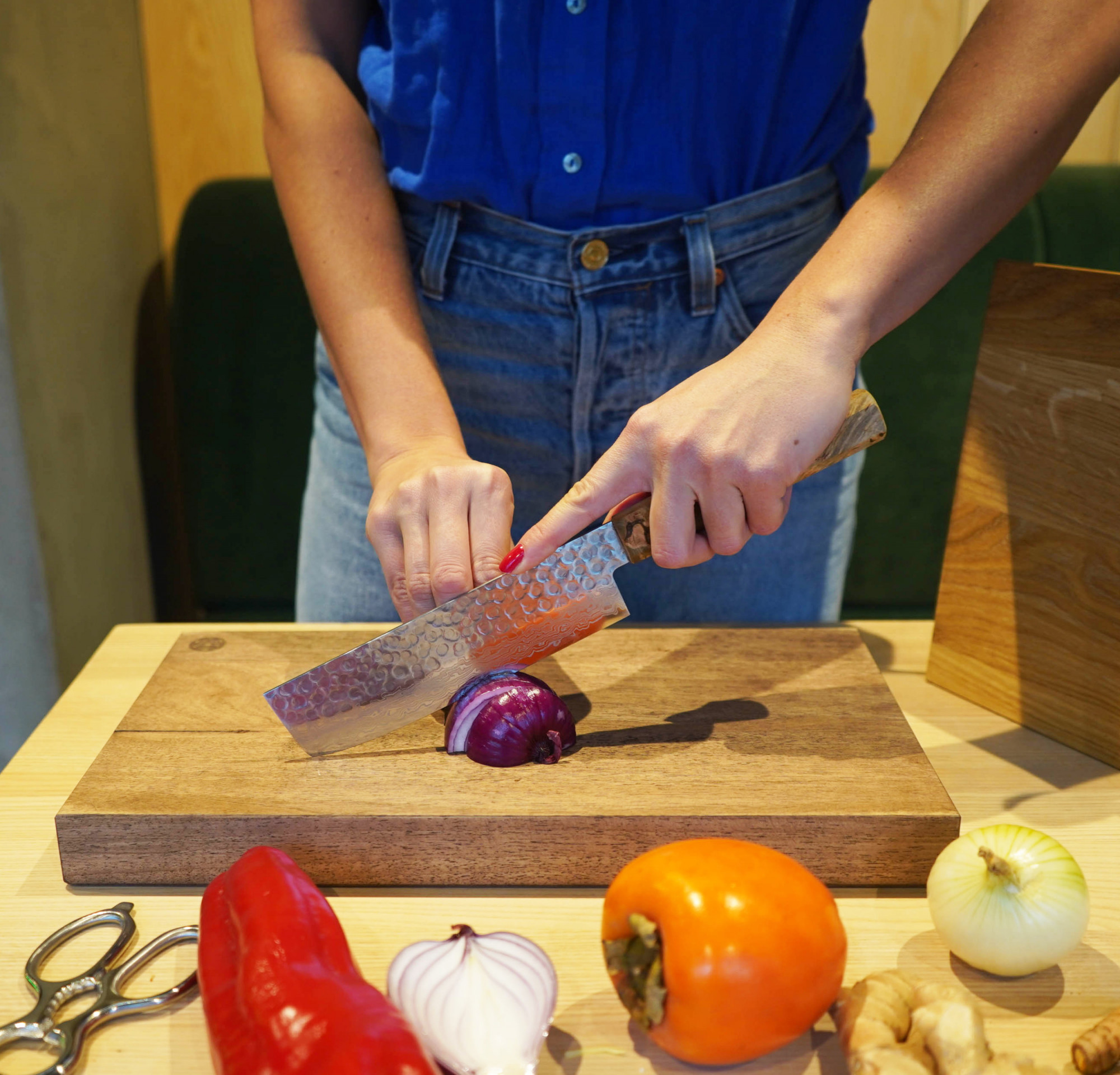 sakai kyuba brown nakiri cutting lifestyle onion