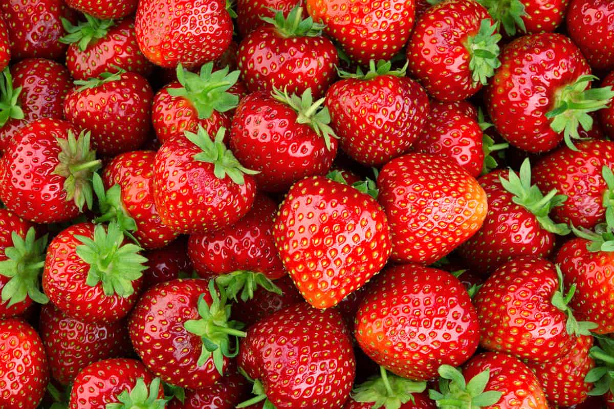 strawberries food colours