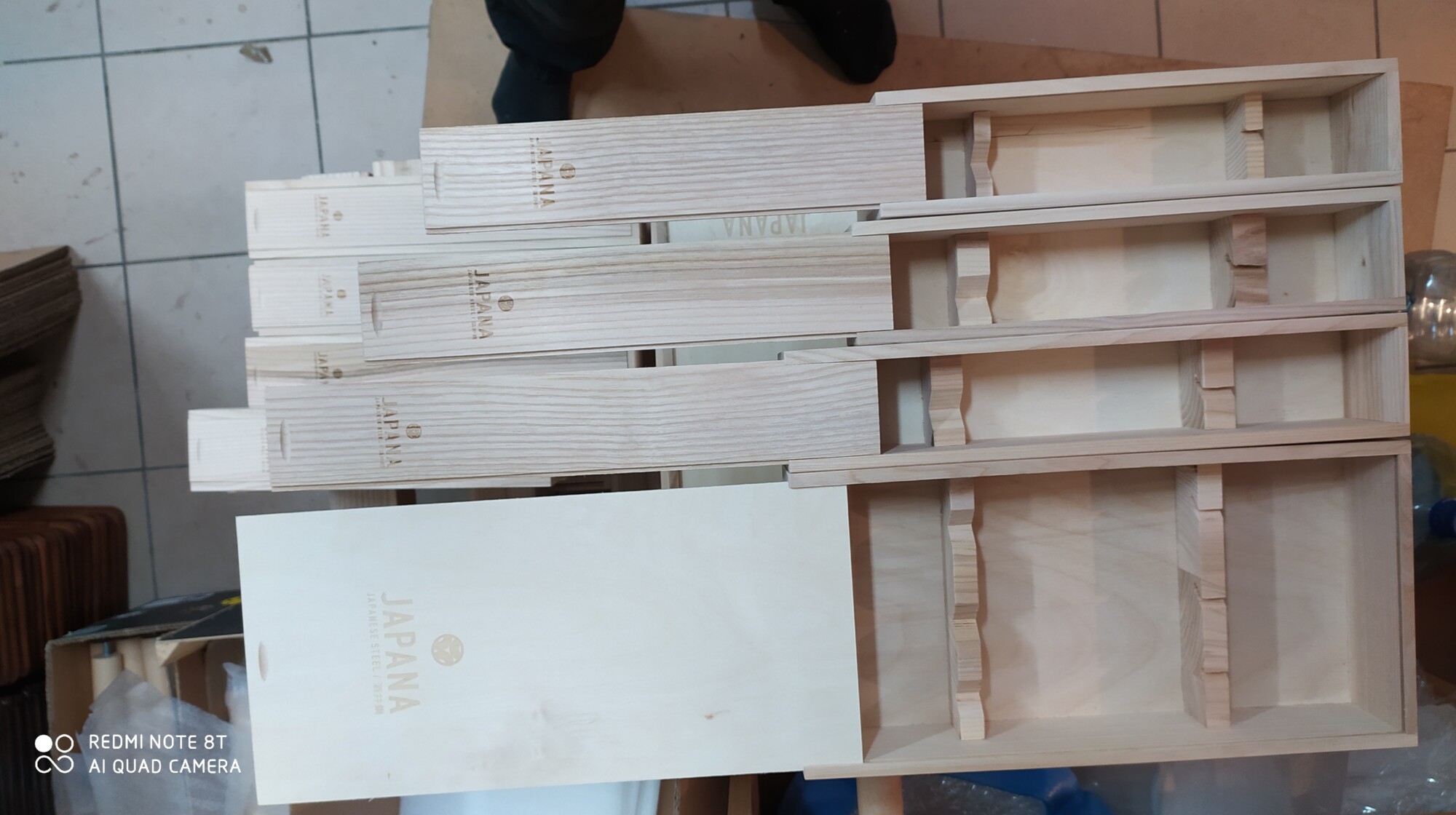 Our first knife box design was nothing like the current one - it was bulky, heavy, not unified and didn't protect against accidental bouncing and chipping in the transport