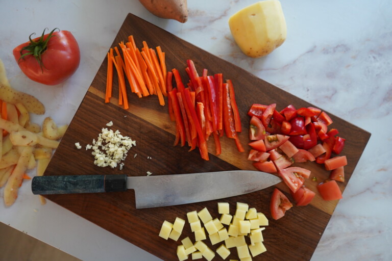 4 knife chopping techniques dice mince rough chopping julienne