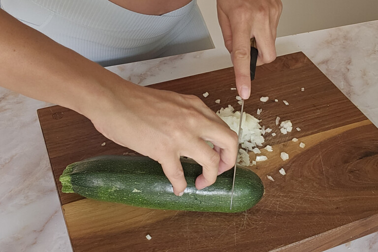 the claw cutting technique kitchen tips
