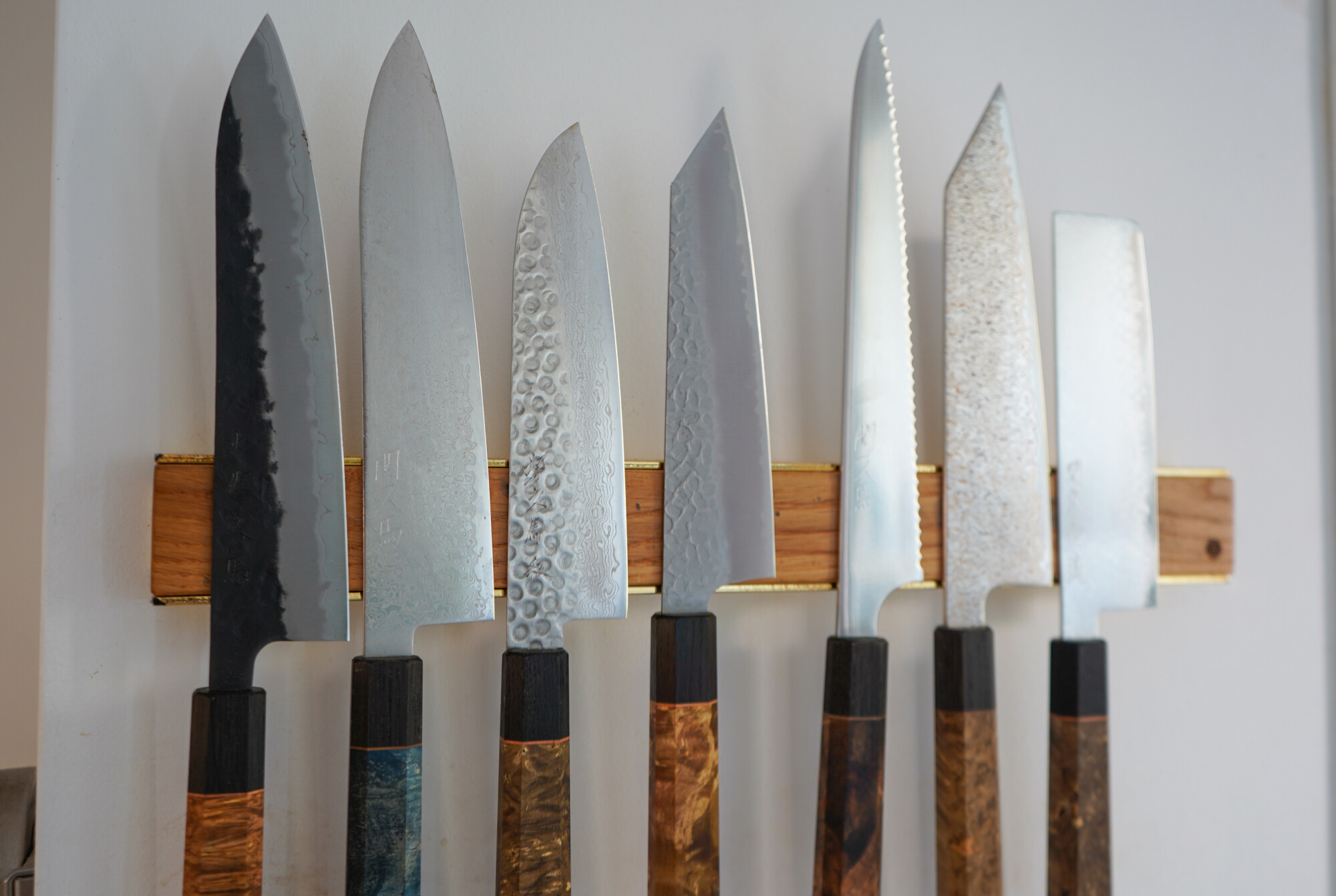 Blade Up or Blade Down? The Definitive Guide to Hanging Knives on Magnetic Racks
